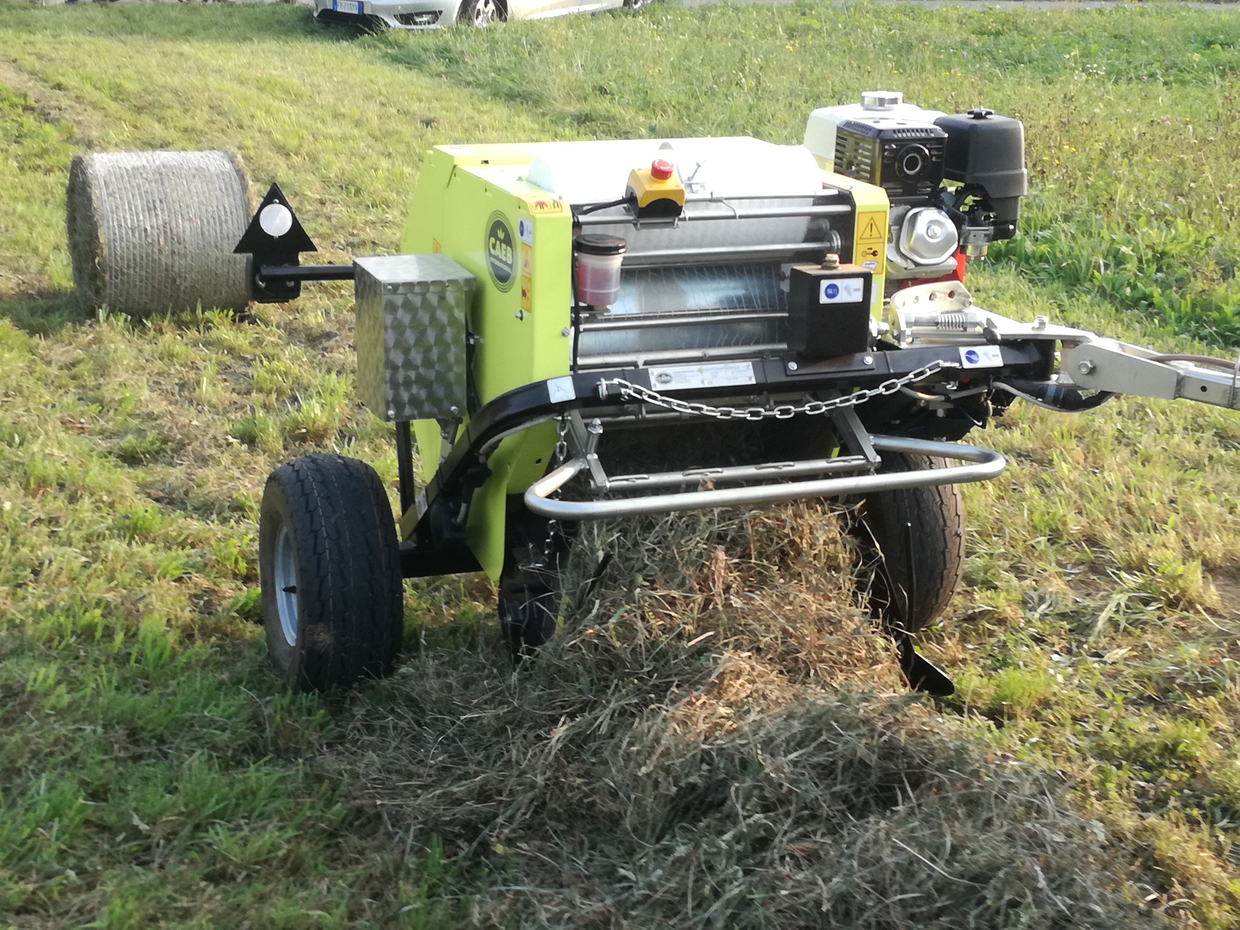 Caeb Round Hay Baler Earth Tools